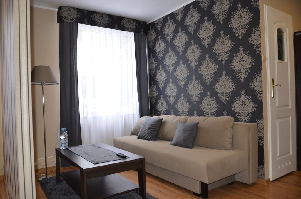 Restauracja Pod Kogutem Hotel Poniatowa Bagian luar foto